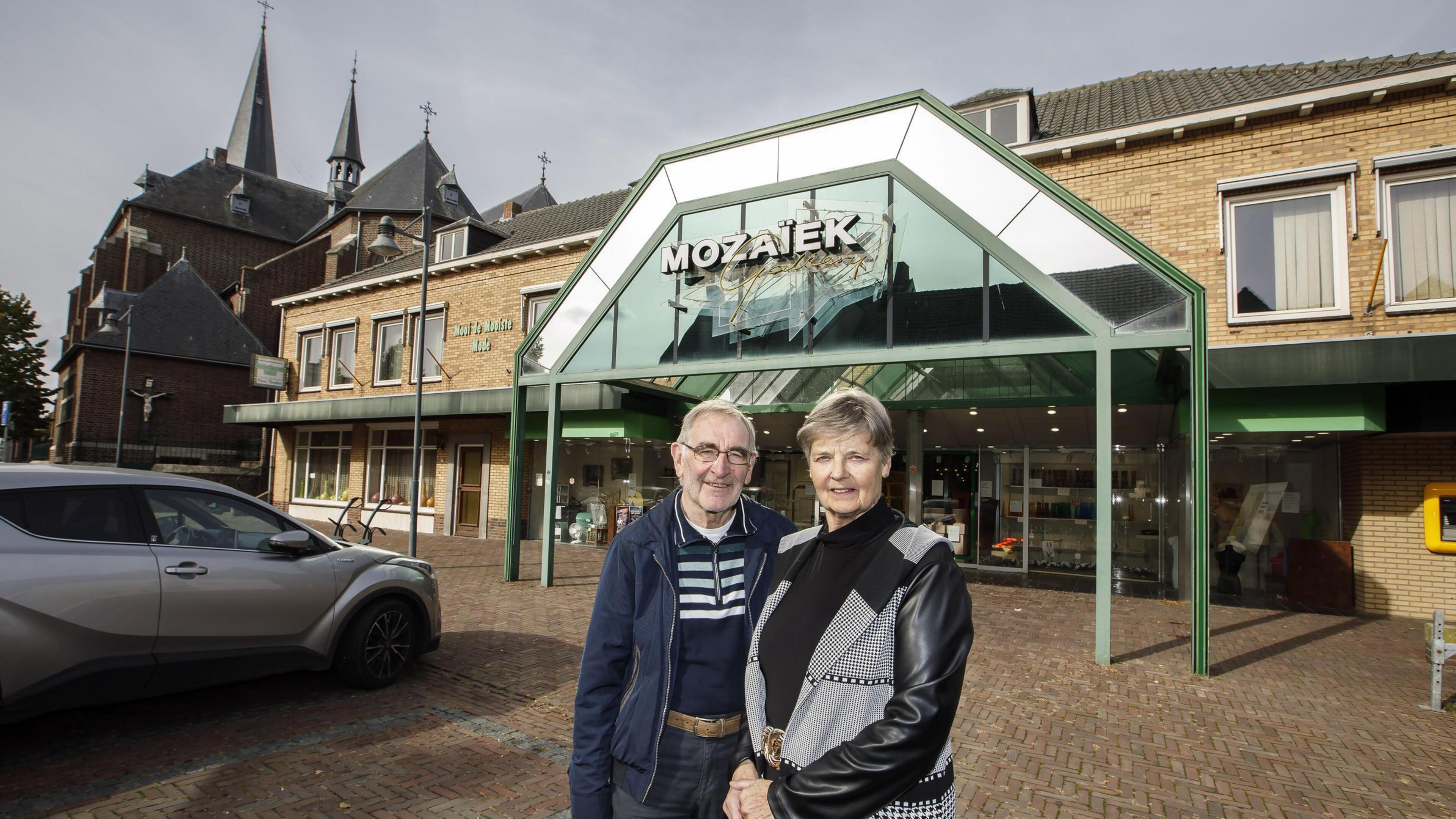 Wordt gedateerde en lege winkel Frans Theelen ‘rotte plek’ in dorpskern Roggel?